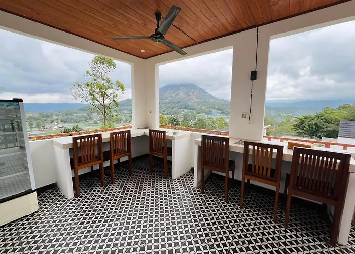 Dewangga Mountain View 別荘